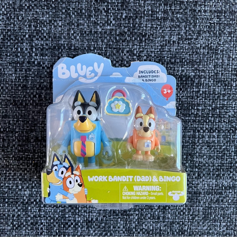NIB Bluey Figurine Set- Work Bandit (Dad) & Bingo